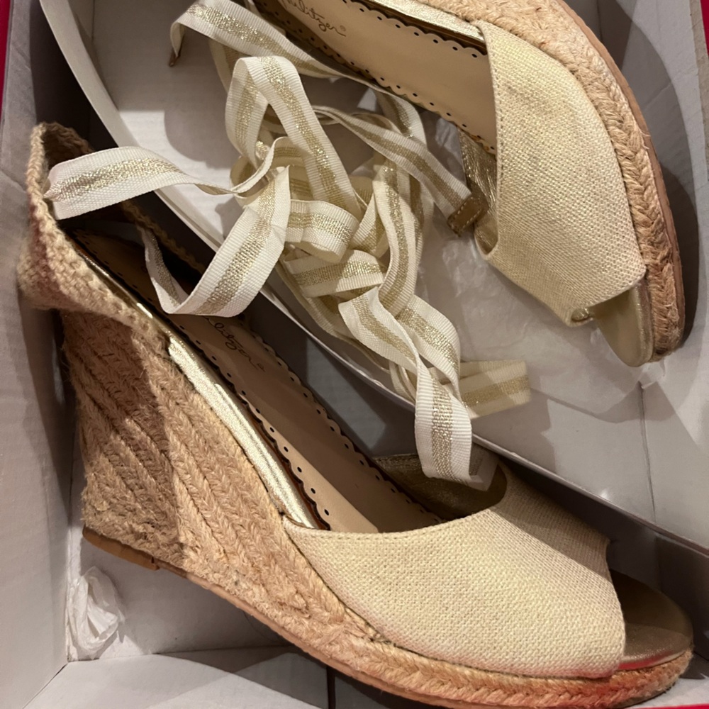 Lilly Pulitzer size 7 gold tie up espadrille sandal wedge